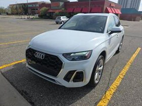 Used 2025 Audi Q5 2.0T Premium Plus w/ Premium Plus Package AWD/4WD image 15