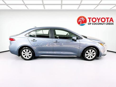 Used 2025 Toyota Corolla LE image 2