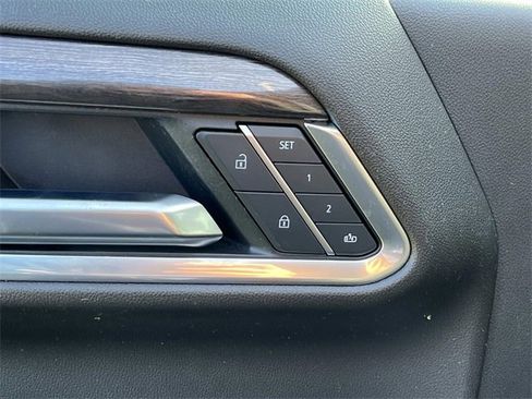 Used 2025 Chevrolet Silverado 2500 LTZ w/ LTZ Convenience Package image 26