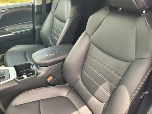 Used 2022 Toyota RAV4 XLE Premium FWD image 13
