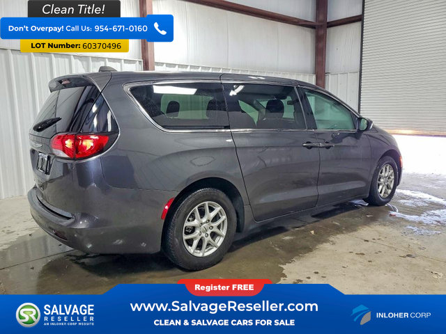 Used 2022 Chrysler Voyager LX FWD image 4