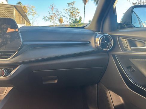 Used 2025 Chevrolet Equinox LT image 35