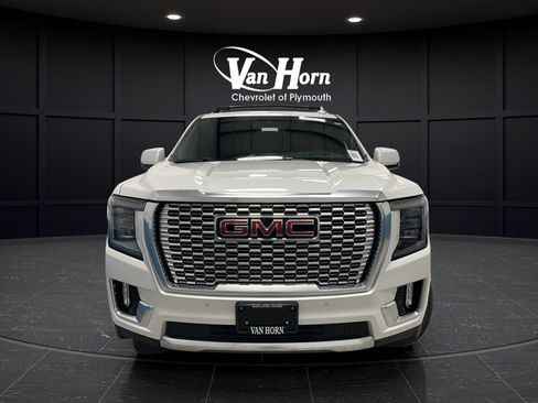 Used 2024 GMC Yukon XL Denali AWD/4WD image 2