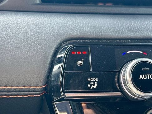 Used 2025 Honda Pilot TrailSport image 7