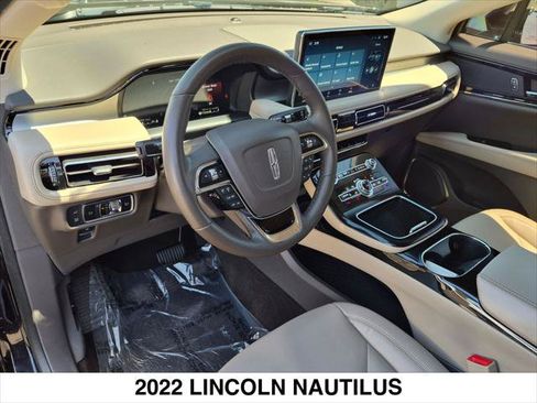 Certified 2022 Lincoln Nautilus FWD image 12