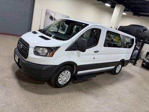 Used 2017 Ford Transit 150 XL image 9