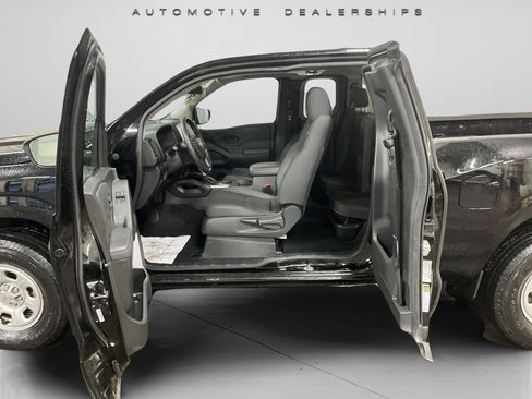 Used 2024 Nissan Frontier S w/ Technology Package image 28
