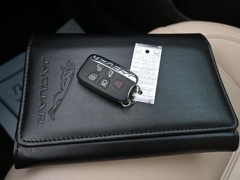 Used 2017 Jaguar F-PACE Prestige image 48