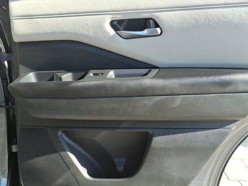 Certified 2023 Nissan Pathfinder SL image 14