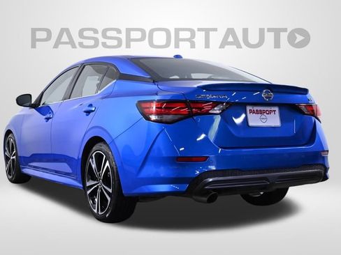 Certified 2022 Nissan Sentra SR FWD image 5