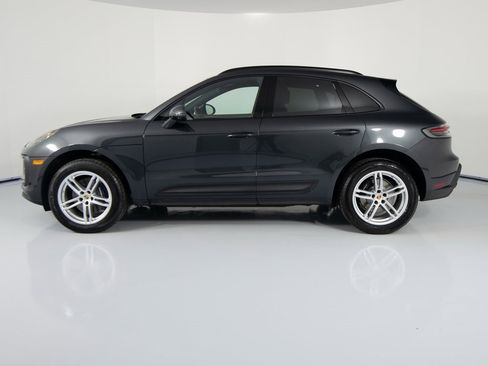 Certified 2025 Porsche Macan image 2