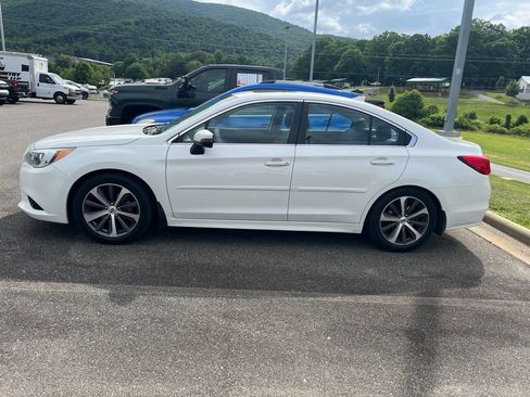 Used 2016 Subaru Legacy 2.5i Limited AWD/4WD image 2
