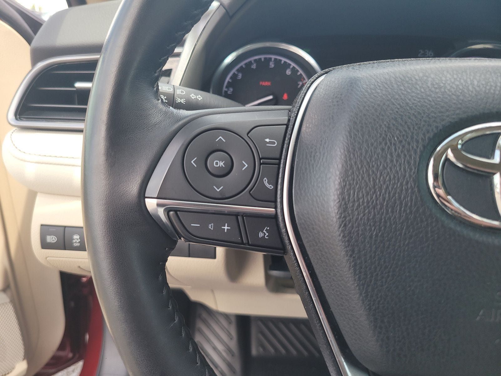 Used 2020 Toyota Camry XLE FWD image 14