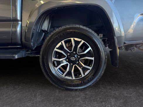 Used 2022 Toyota Tacoma TRD Sport w/ Technology Package RWD image 14