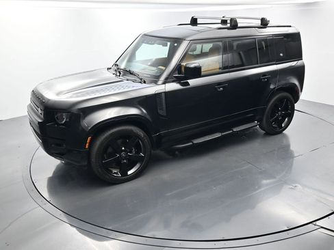 Used 2024 Land Rover Defender 110 V8 image 32