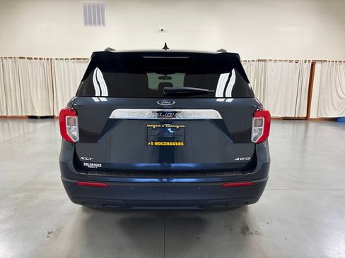 Used 2023 Ford Explorer XLT AWD/4WD image 7