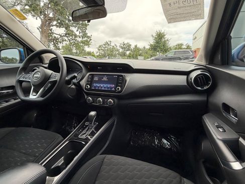 Used 2024 Nissan Kicks SV FWD image 13