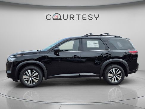 New 2026 Nissan Pathfinder SL FWD image 2