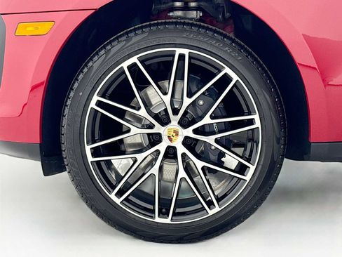 New 2026 Porsche Macan AWD/4WD image 33