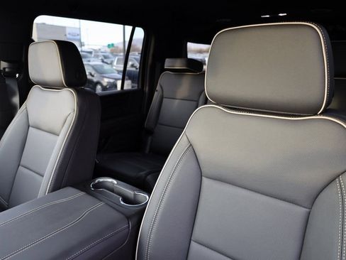 New 2026 GMC Yukon XL Elevation image 16