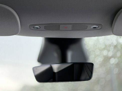 Used 2020 Tesla Model Y Long Range image 47