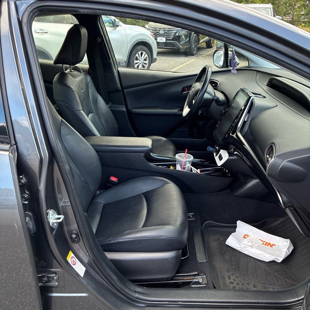 Used 2017 Toyota Prius Prime Premium FWD image 6
