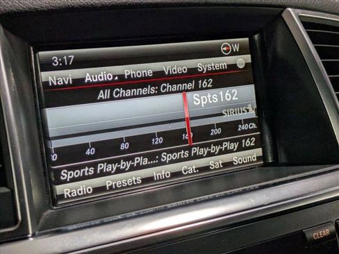 Used 2014 Mercedes-Benz GL 350 BlueTEC 4MATIC image 13