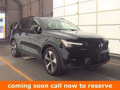 Used 2023 Volvo XC40 B5 Plus