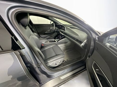 Used 2024 Lucid Air Pure image 31