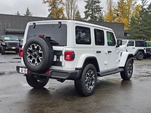 New 2025 Jeep Wrangler Sahara image 8