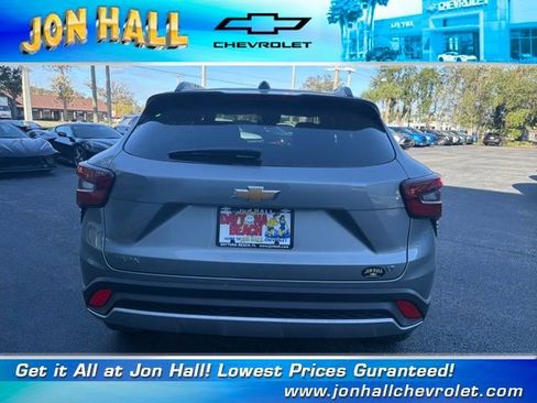 Used 2026 Chevrolet Trax LT image 8