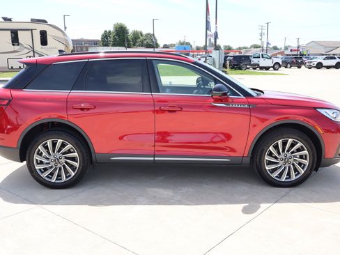 Used 2025 Lincoln Corsair Reserve FWD image 4
