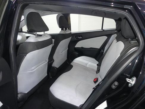 Used 2022 Toyota Prius LE image 27