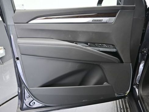 New 2026 Cadillac Escalade ESV Luxury w/ LPO, Radiant Package AWD/4WD image 16