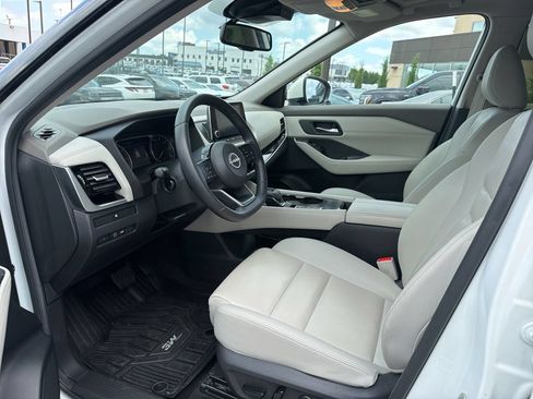 Used 2023 Nissan Rogue SL FWD image 8