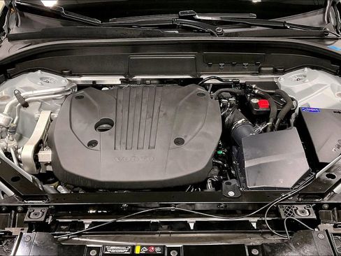 Certified 2026 Volvo XC60 B5 Plus w/ Climate Package AWD/4WD image 30