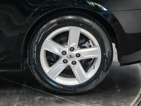 Used 2013 Toyota Camry SE FWD image 10