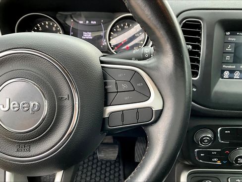 Used 2019 Jeep Compass Latitude w/ Cold Weather Group image 21