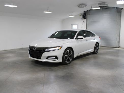 Used 2020 Honda Accord Sport image 4