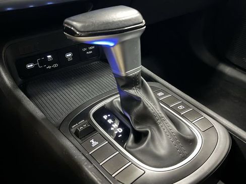 Used 2025 Hyundai Kona SEL image 15