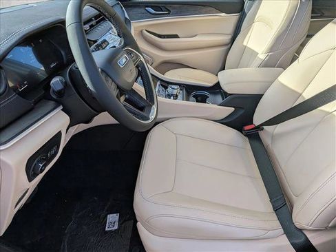 New 2026 Jeep Grand Cherokee Limited image 4