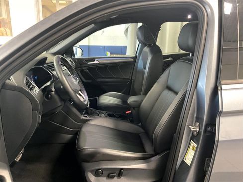 Used 2023 Volkswagen Tiguan SE R-Line image 10