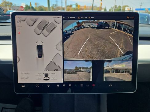 Used 2022 Tesla Model Y Long Range image 12