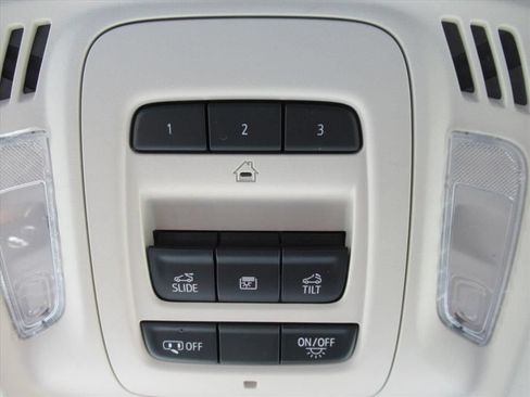 Used 2021 Buick Envision Avenir w/ Technology Package II AWD/4WD image 30