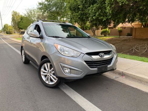 Used 2012 Hyundai Tucson Limited image 2