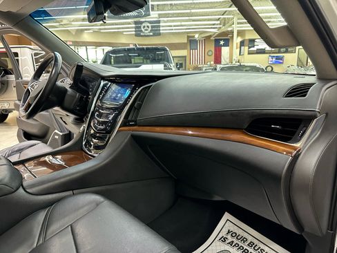 Used 2018 Cadillac Escalade Premium Luxury image 48