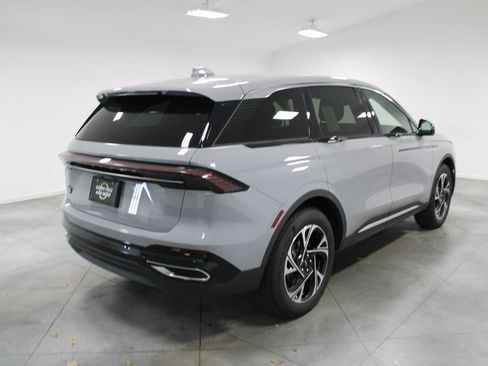 New 2026 Lincoln Nautilus Premier image 8