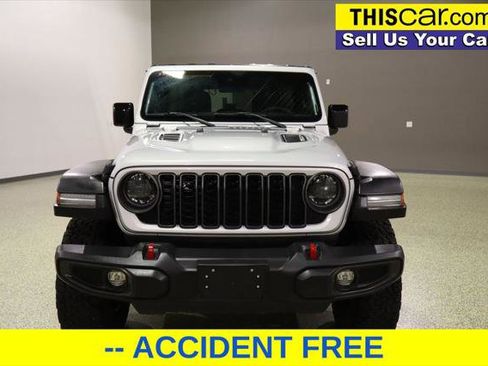 Used 2024 Jeep Wrangler Unlimited Rubicon image 2