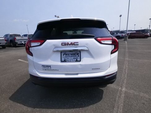 Used 2024 GMC Terrain SLE AWD/4WD image 7