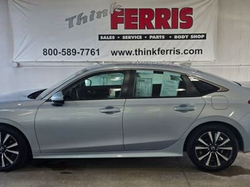 Used 2022 Honda Civic EX image 2